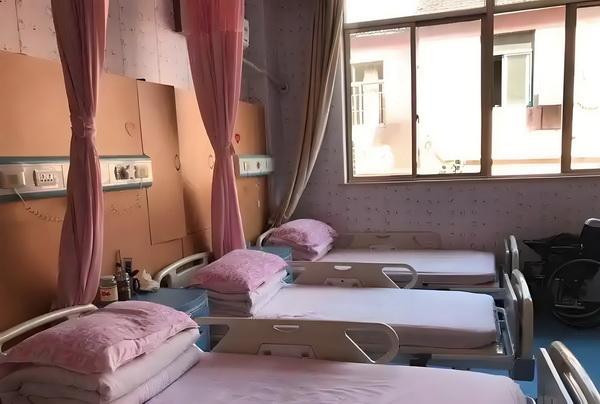 深圳社保补缴流程_变态男躲女神床下，尺度生猛的日本电影！ 项目护理合、神床下