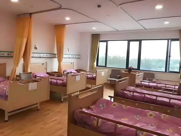 深圳社保补缴流程_变态男躲女神床下，尺度生猛的日本电影！ 项目护理合、神床下