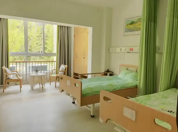 深圳多少入户积分_这版超人如何应对特朗普的时代 这版超人慌张孟某一脸